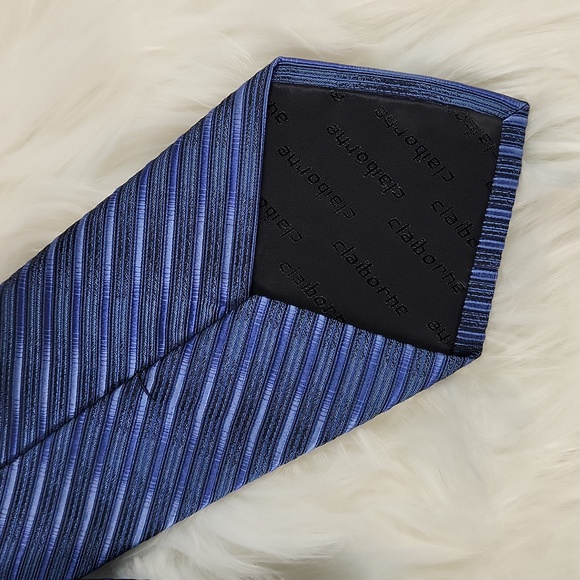 Mens Claiborne Neck Tie, Blue diagonal  stripe,100% All Imported Silk, Hand sewn - Picture 2 of 6
